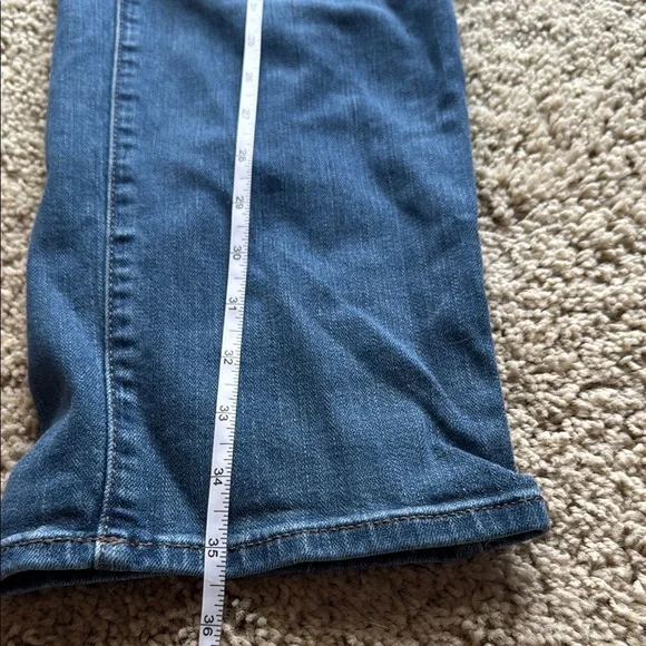 Universal Thread Blue Straight Leg Jeans - Picture 5 of 9